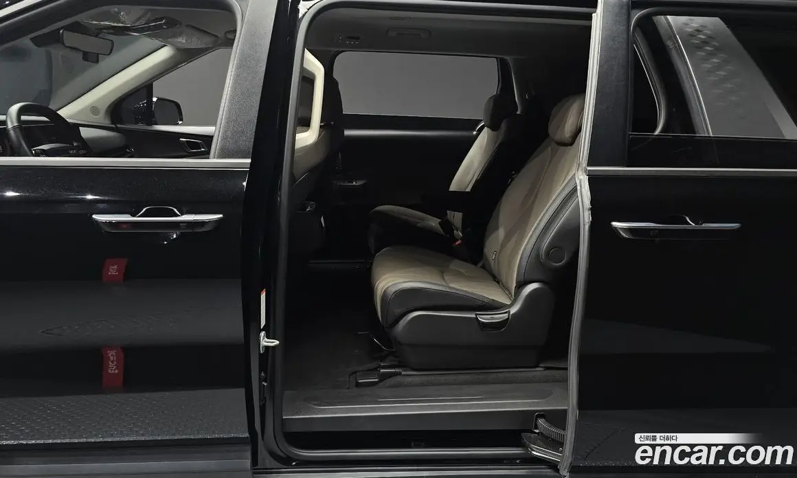 Kia Carnival 2025 2.2 автомат (гидро), фото 17 Kia Carnival 2025 2.2 автомат (гидро), фото 17