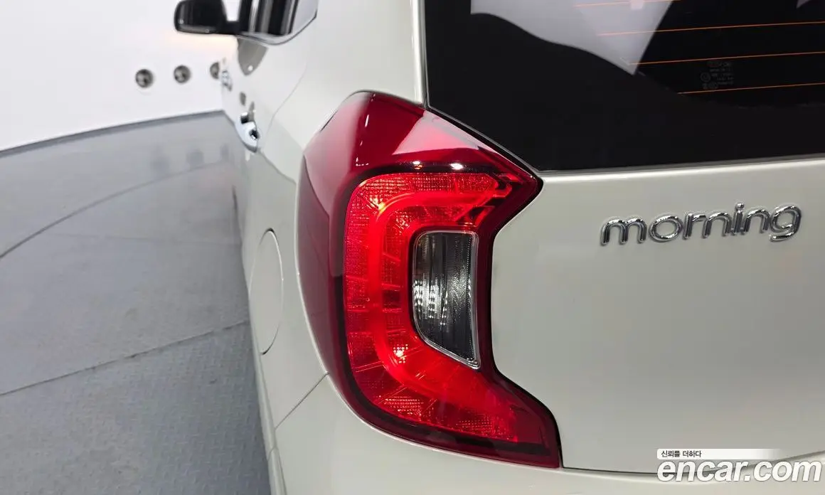 Kia Morning 2017 1.0 автомат (гидро), фото 8 Kia Morning 2017 1.0 автомат (гидро), фото 8