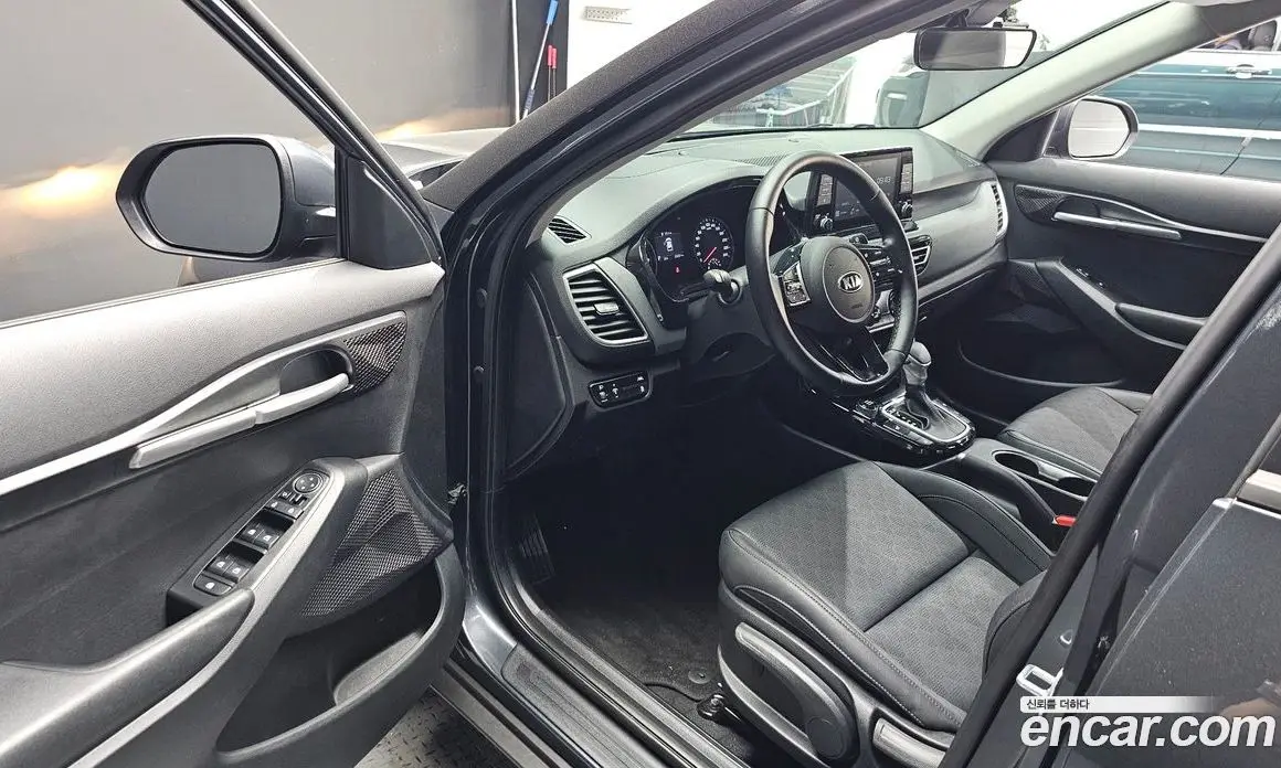 Kia Seltos 2020 1.6 автомат (гидро), фото 10 Kia Seltos 2020 1.6 автомат (гидро), фото 10
