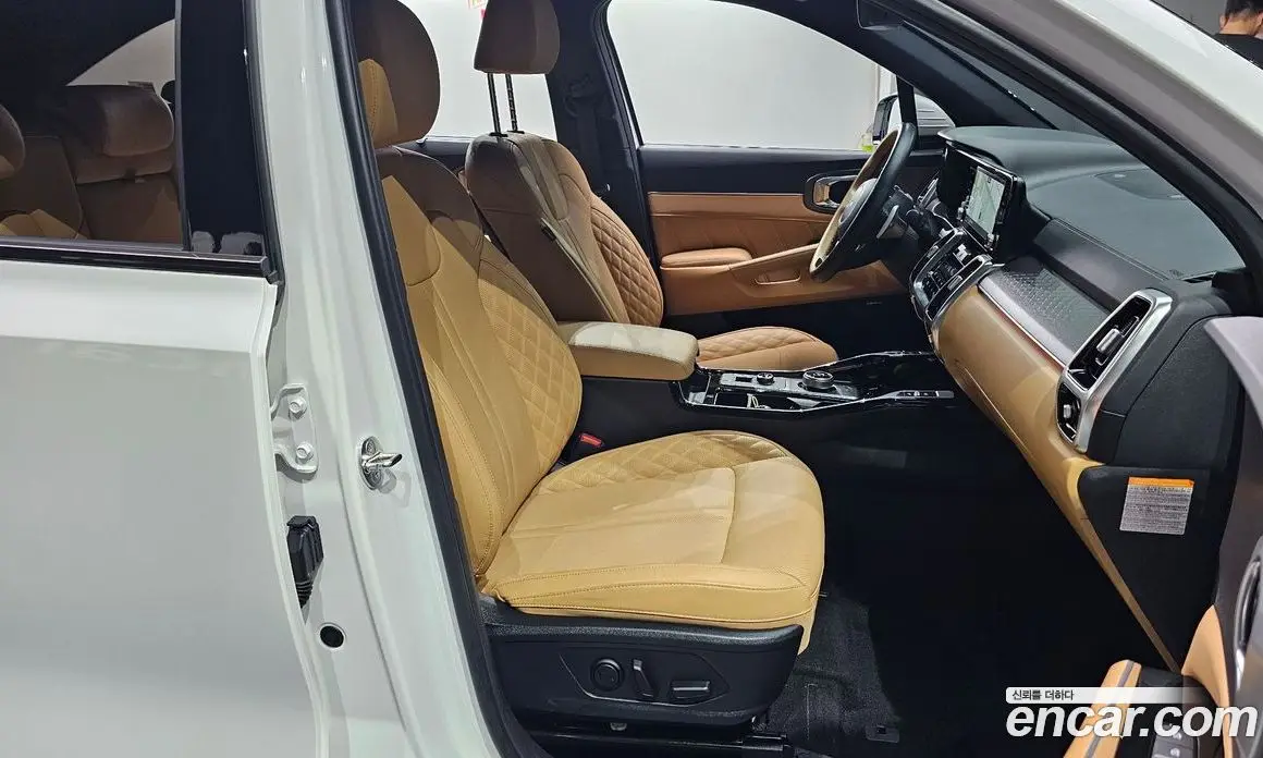 Kia Sorento 2023 1.6 автомат (гидро), фото 10
