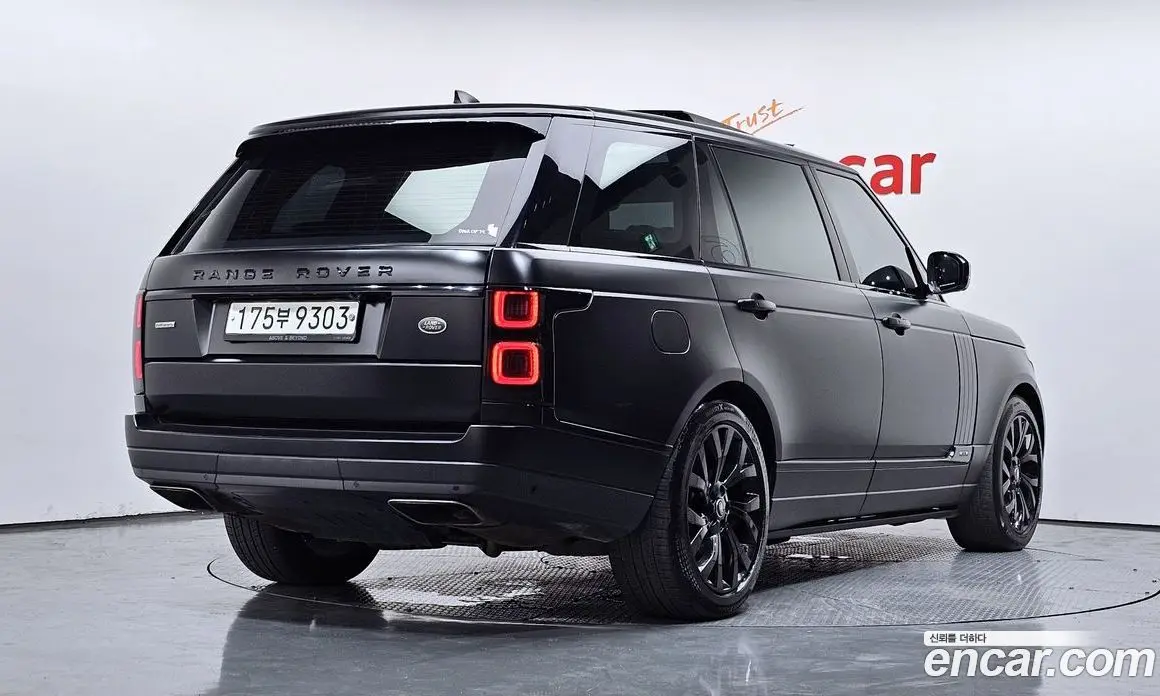 Land Rover Range Rover 2018 4.4 автомат (гидро), фото 2 Land Rover Range Rover 2018 4.4 автомат (гидро), фото 2