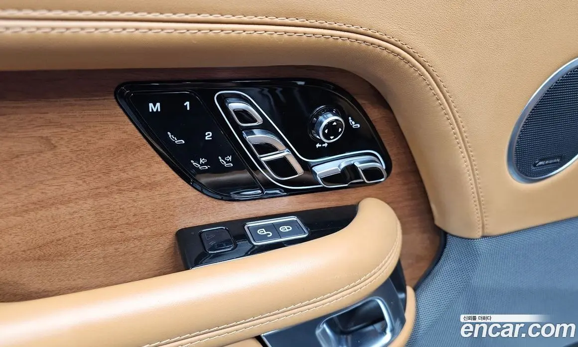 Land Rover Range Rover 2018 4.4 автомат (гидро), фото 17 Land Rover Range Rover 2018 4.4 автомат (гидро), фото 17