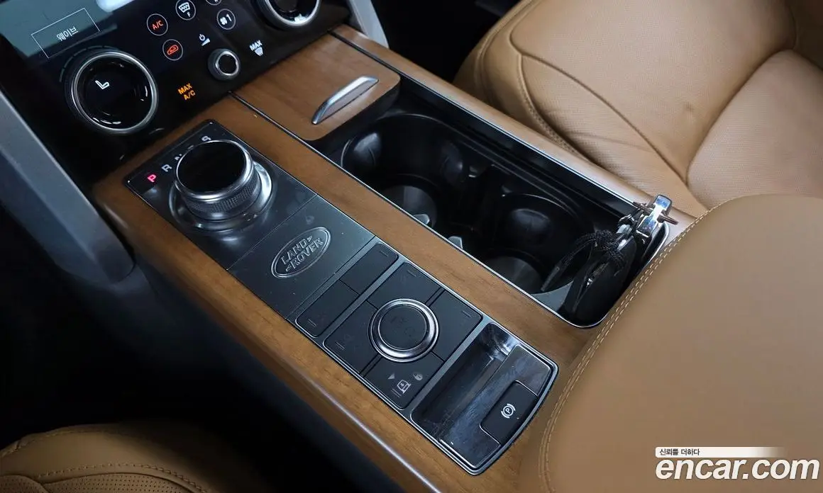Land Rover Range Rover 2021 5.0 автомат (гидро), фото 12