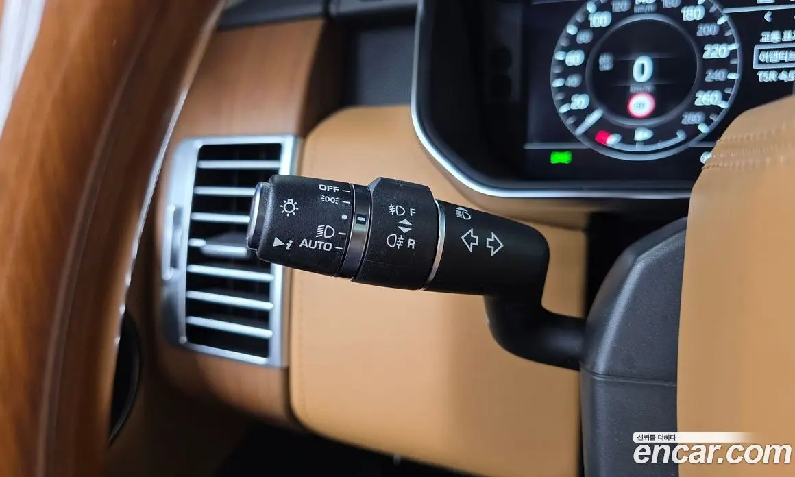 Land Rover Range Rover 2021 5.0 автомат (гидро), фото 30
