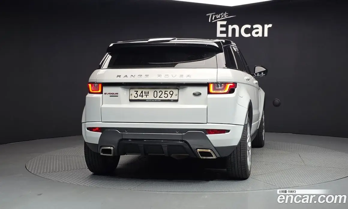 Land Rover Range Rover Evoque 2015 2.0 автомат (гидро), фото 4