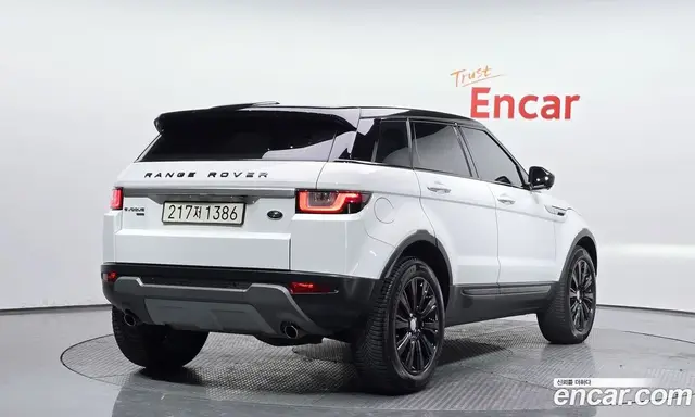 Land Rover Range Rover Evoque 2018 2.0 автомат (гидро), миниатюра 2
