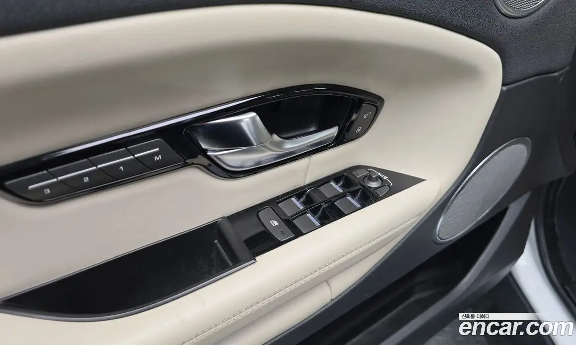 Land Rover Range Rover Evoque 2018 2.0 автомат (гидро), фото 17