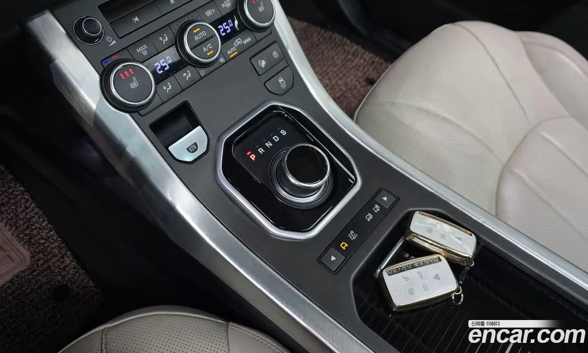Land Rover Range Rover Evoque 2018 2.0 автомат (гидро), фото 9