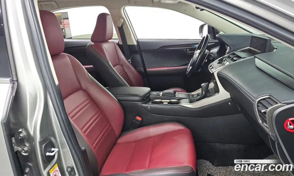Lexus NX 2018 2.5 автомат (гидро), фото 16 Lexus NX 2018 2.5 автомат (гидро), фото 16