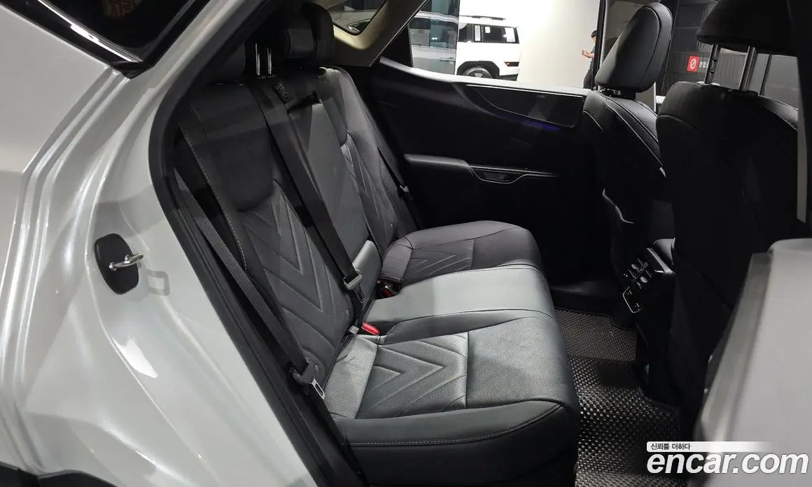 Lexus NX 2024 2.5 автомат (гидро), фото 17 Lexus NX 2024 2.5 автомат (гидро), фото 17