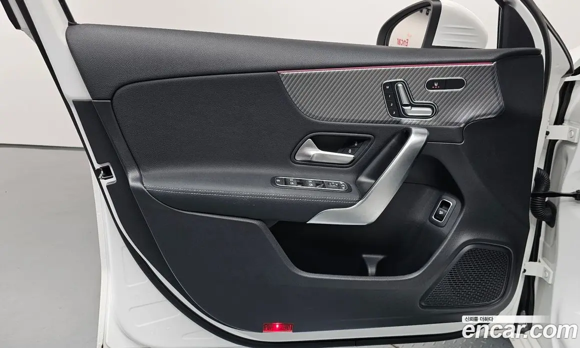 Mercedes-Benz A-Class 2024 2.0 автомат (гидро), фото 14