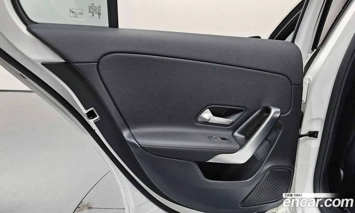 Mercedes-Benz A-Class 2024 2.0 автомат (гидро), фото 15