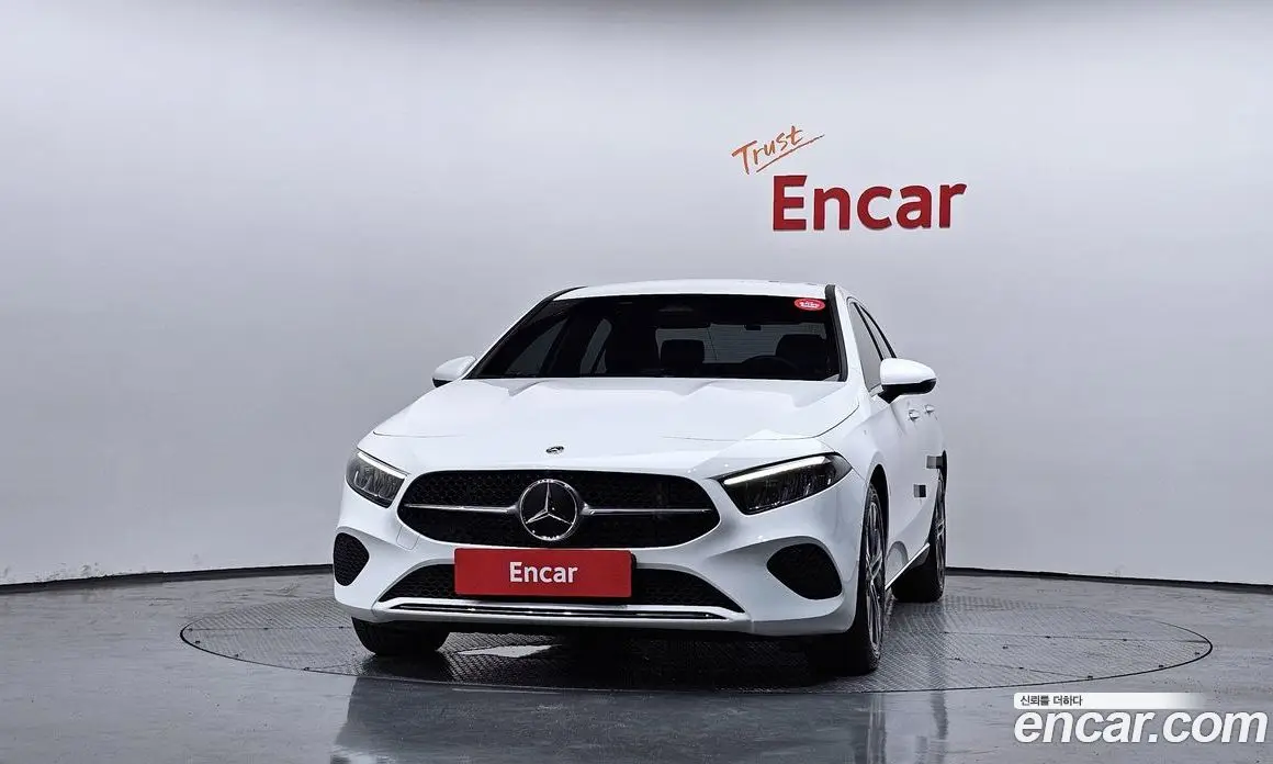 Mercedes-Benz A-Class 2024 2.0 автомат (гидро), фото 3