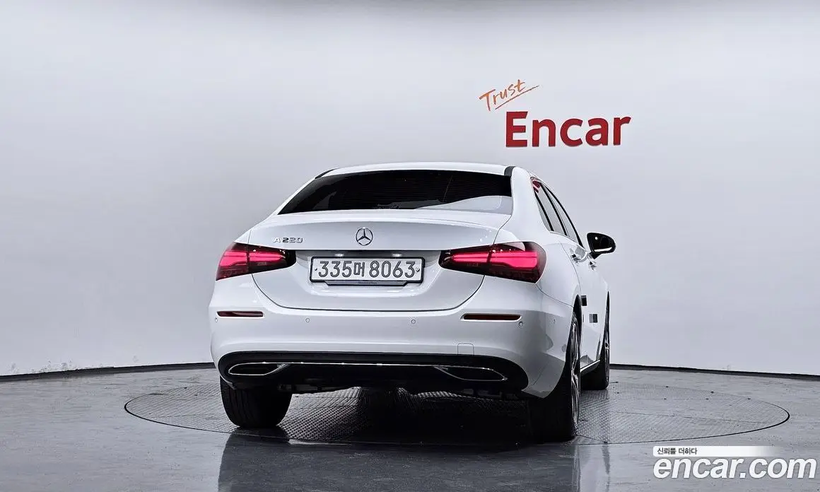 Mercedes-Benz A-Class 2024 2.0 автомат (гидро), фото 4