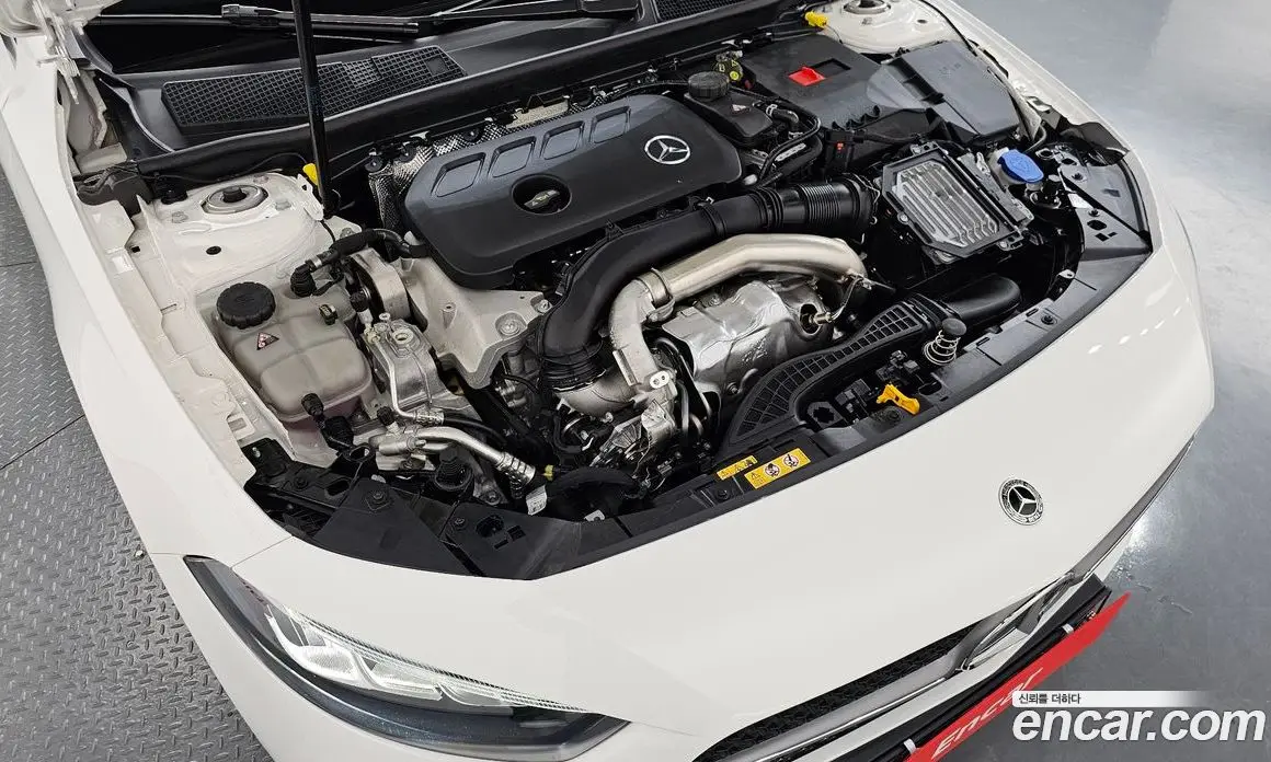 Mercedes-Benz A-Class 2024 2.0 автомат (гидро), фото 6