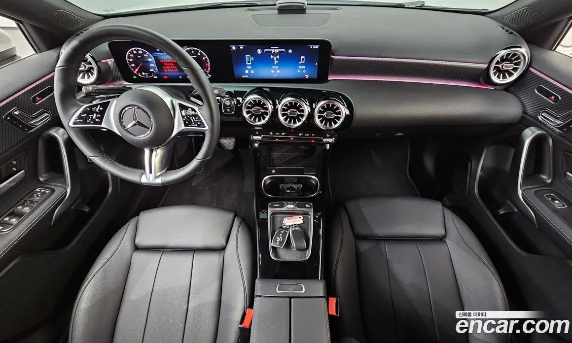 Mercedes-Benz A-Class 2024 2.0 автомат (гидро), фото 10
