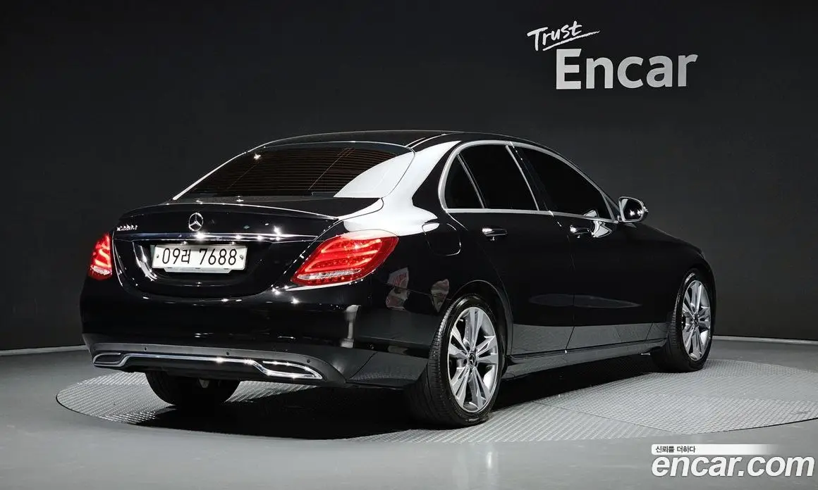 Mercedes-Benz C-Class 2017 2.1 автомат (гидро), фото 2 Mercedes-Benz C-Class 2017 2.1 автомат (гидро), фото 2