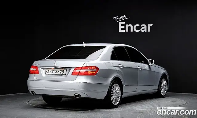 Mercedes-Benz E-Class 2010 3.5 автомат (гидро), миниатюра 2