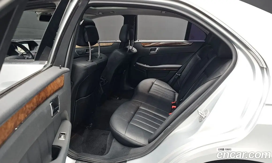 Mercedes-Benz E-Class 2010 3.5 автомат (гидро), фото 11
