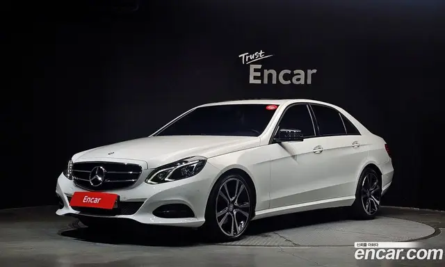 Mercedes-Benz E-Class 2015 2.1 автомат (гидро), миниатюра 1