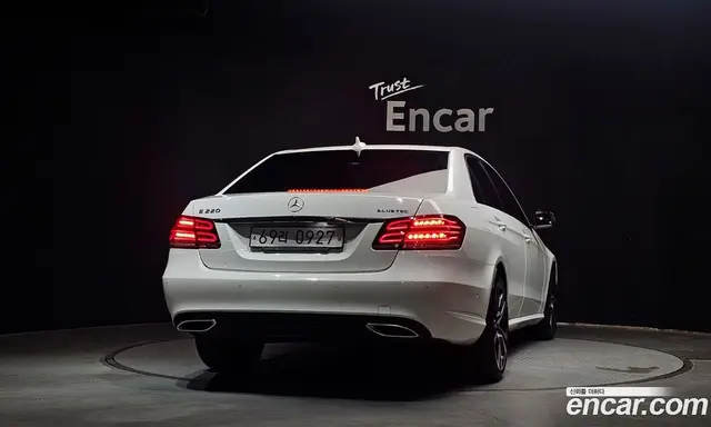 Mercedes-Benz E-Class 2015 2.1 автомат (гидро), миниатюра 4