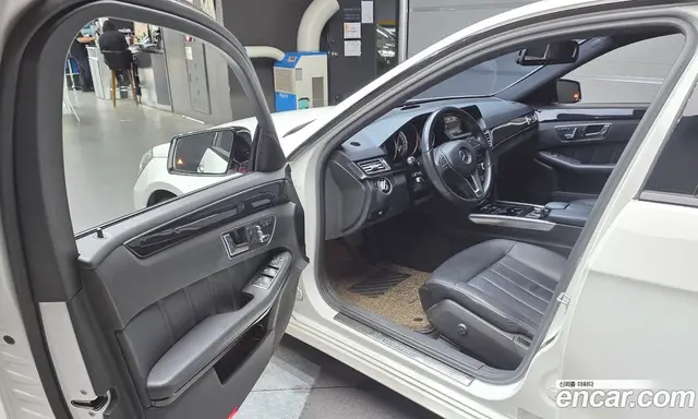 Mercedes-Benz E-Class 2015 2.1 автомат (гидро), миниатюра 10