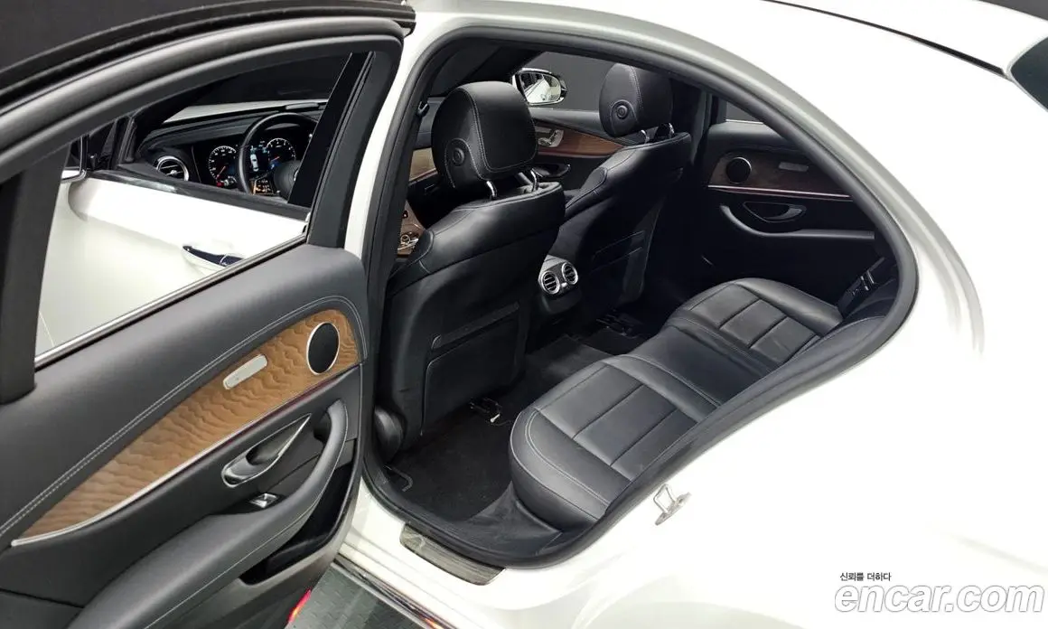 Mercedes-Benz E-Class 2023 2.0 автомат (гидро), фото 17 Mercedes-Benz E-Class 2023 2.0 автомат (гидро), фото 17
