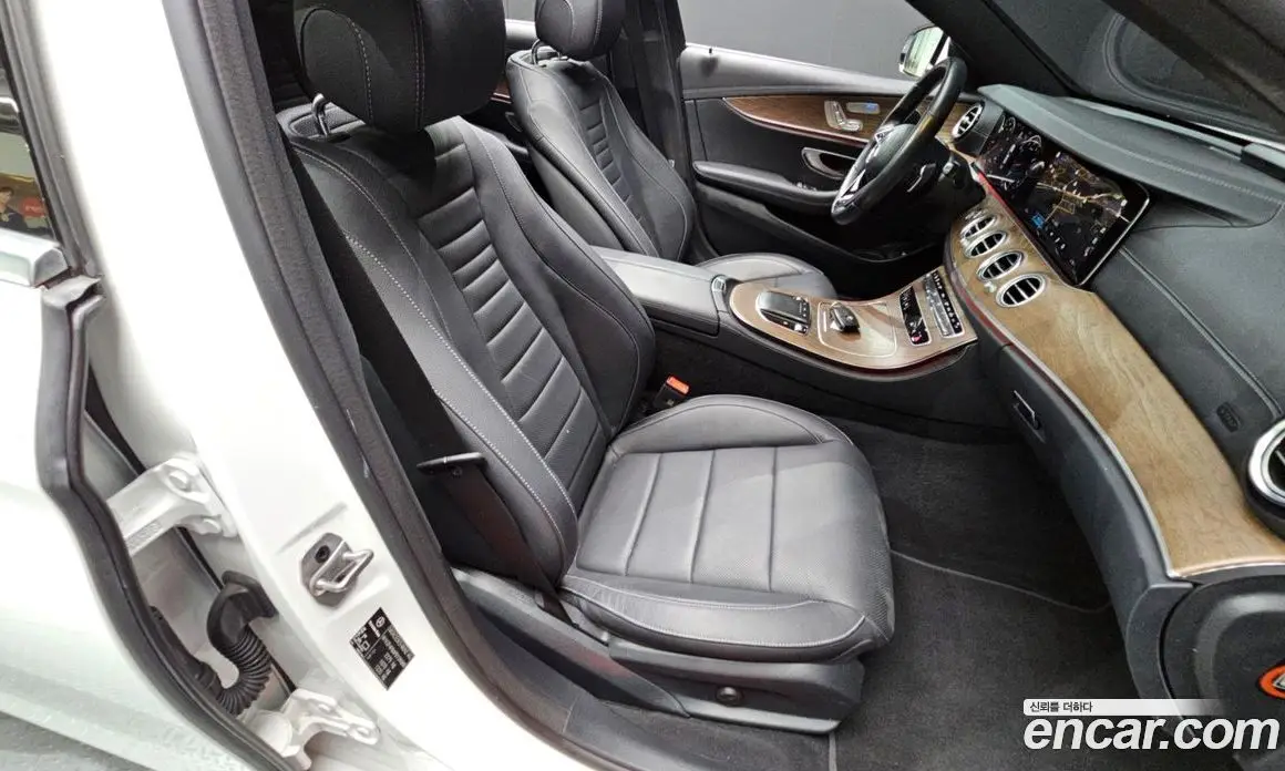 Mercedes-Benz E-Class 2023 2.0 автомат (гидро), фото 25 Mercedes-Benz E-Class 2023 2.0 автомат (гидро), фото 25