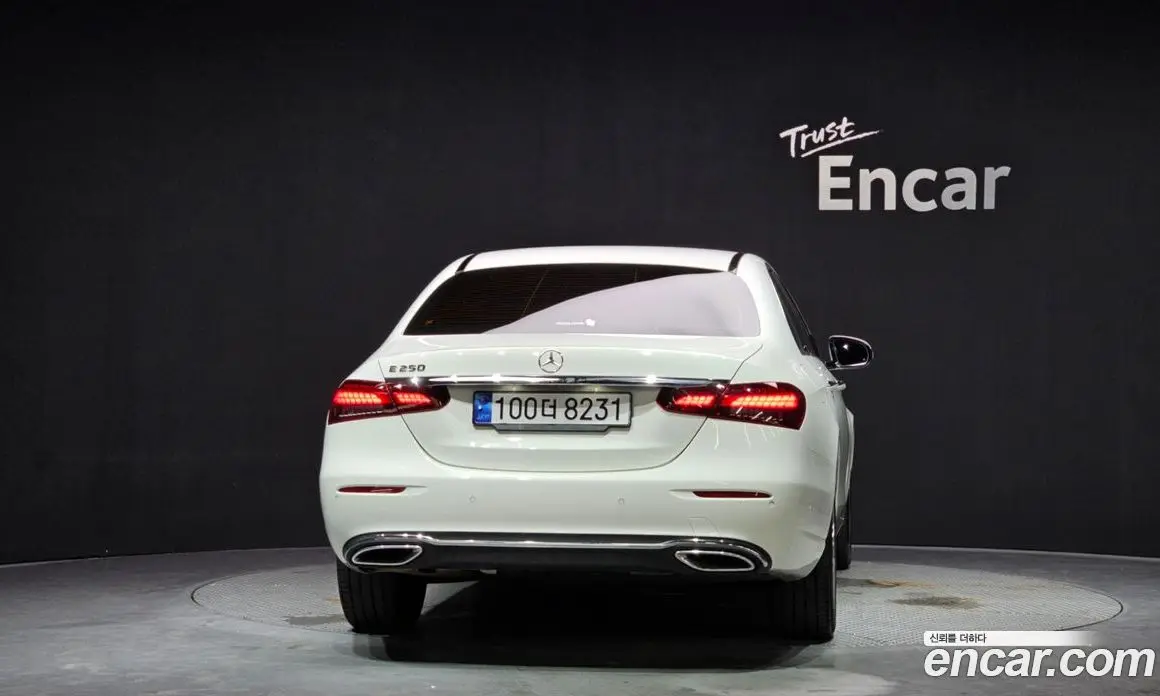 Mercedes-Benz E-Class 2023 2.0 автомат (гидро), фото 4 Mercedes-Benz E-Class 2023 2.0 автомат (гидро), фото 4