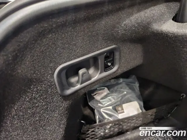 Mercedes-Benz E-Class 2024 3.0 автомат (гидро), миниатюра 12