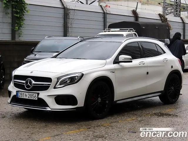 Mercedes-Benz GLA-Class 2019 2.0 автомат (гидро), миниатюра 1 Mercedes-Benz GLA-Class 2019 2.0 автомат (гидро), миниатюра 1