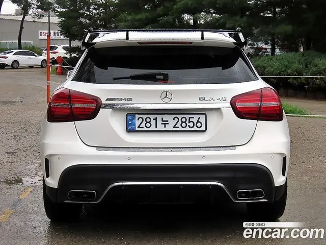 Mercedes-Benz GLA-Class 2019 2.0 автомат (гидро), миниатюра 4 Mercedes-Benz GLA-Class 2019 2.0 автомат (гидро), миниатюра 4