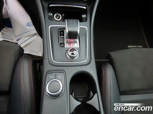 Mercedes-Benz GLA-Class 2019 2.0 автомат (гидро), миниатюра 10 Mercedes-Benz GLA-Class 2019 2.0 автомат (гидро), миниатюра 10