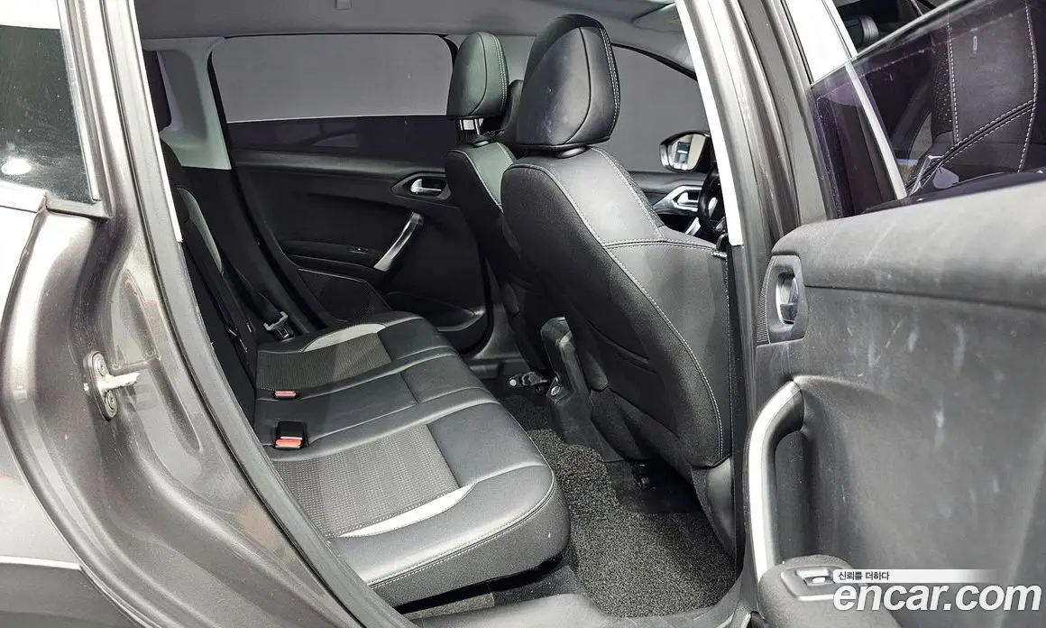 Peugeot 2008 2017 1.6 автомат (гидро), фото 12 Peugeot 2008 2017 1.6 автомат (гидро), фото 12