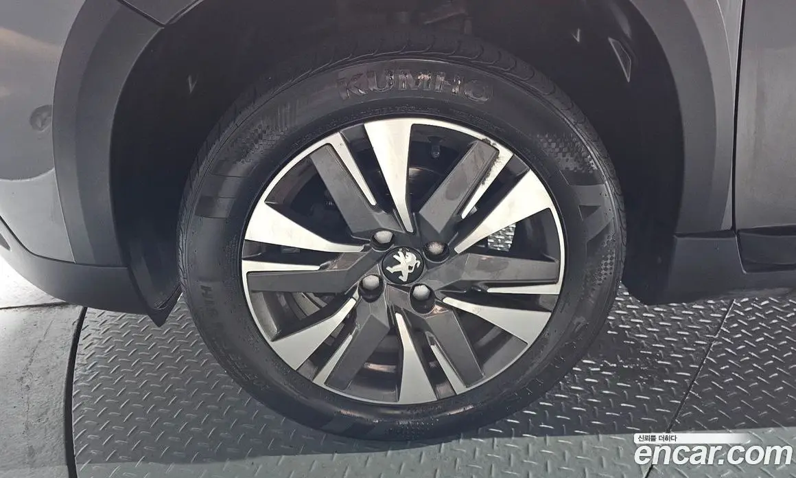 Peugeot 2008 2017 1.6 автомат (гидро), фото 5 Peugeot 2008 2017 1.6 автомат (гидро), фото 5