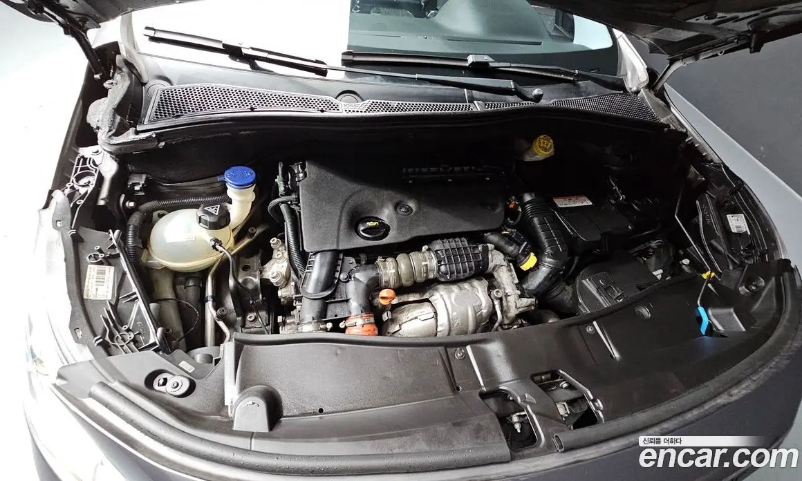 Peugeot 2008 2017 1.6 автомат (гидро), фото 6 Peugeot 2008 2017 1.6 автомат (гидро), фото 6