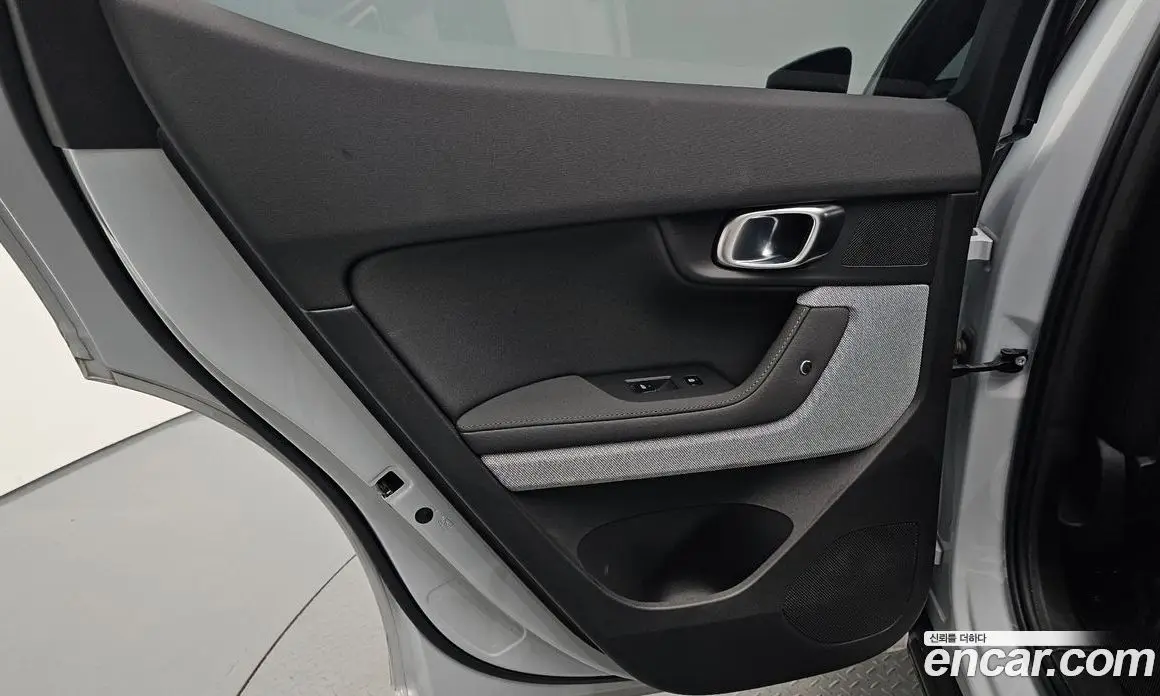 Polestar Polestar 2 2023 0.2 автомат (гидро), фото 15 Polestar Polestar 2 2023 0.2 автомат (гидро), фото 15