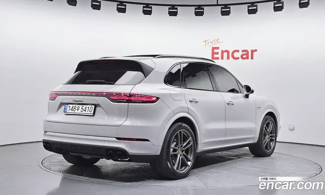 Porsche Cayenne 2023 3.0 автомат (гидро), миниатюра 2