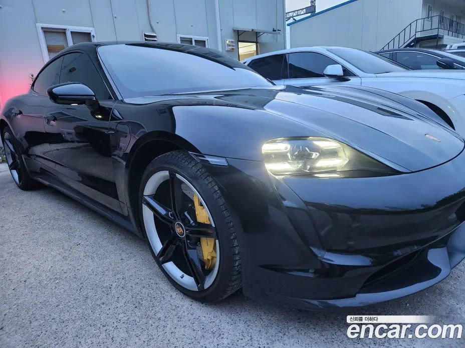 Porsche Taycan 2022 0.1 автомат (гидро), фото 1 Porsche Taycan 2022 0.1 автомат (гидро), фото 1