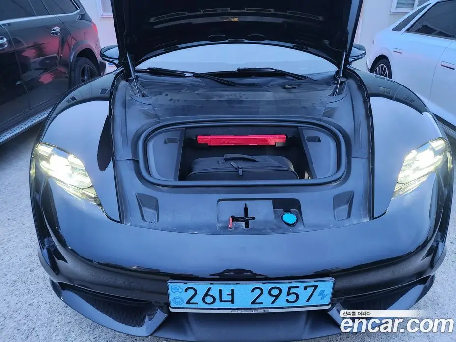 Porsche Taycan 2022 0.1 автомат (гидро), фото 6 Porsche Taycan 2022 0.1 автомат (гидро), фото 6