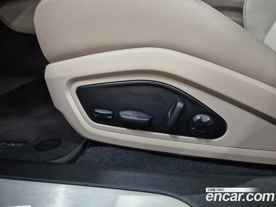 Porsche Taycan 2025 автомат (гидро), фото 12 Porsche Taycan 2025 автомат (гидро), фото 12