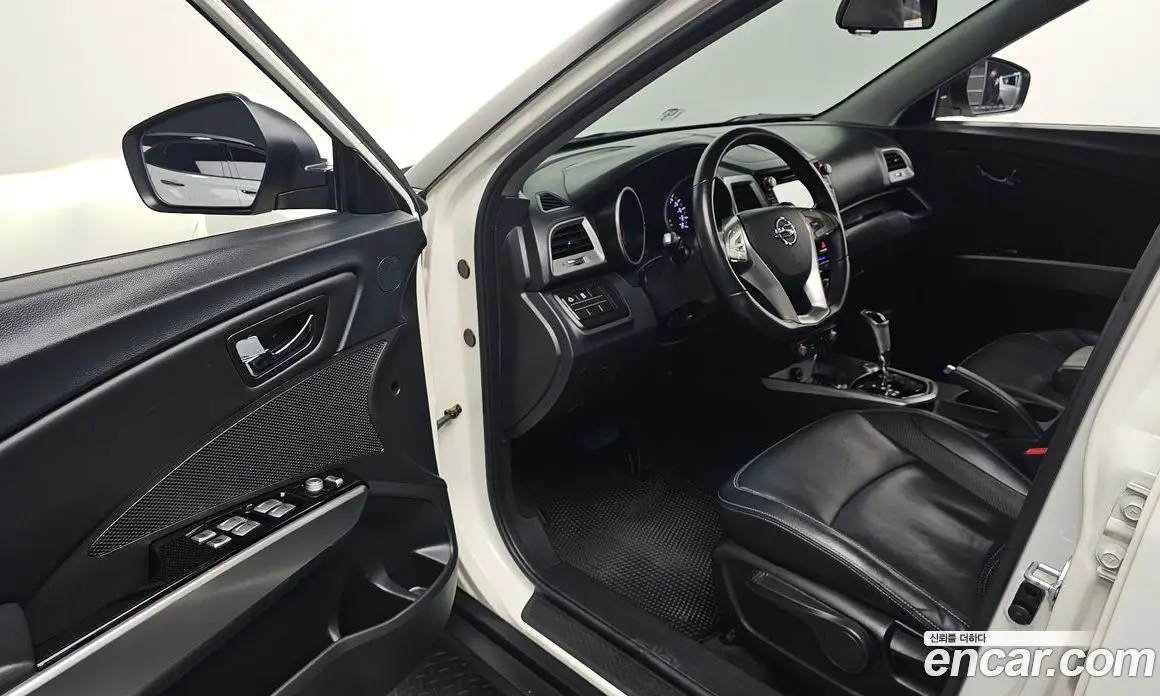 SsangYong TIBOLI 2015 1.6 автомат (гидро), фото 10 SsangYong TIBOLI 2015 1.6 автомат (гидро), фото 10