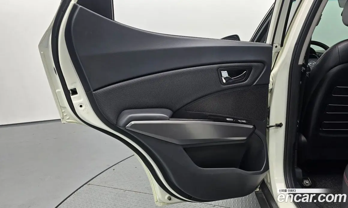 SsangYong TIBOLI 2016 1.6 автомат (гидро), фото 15