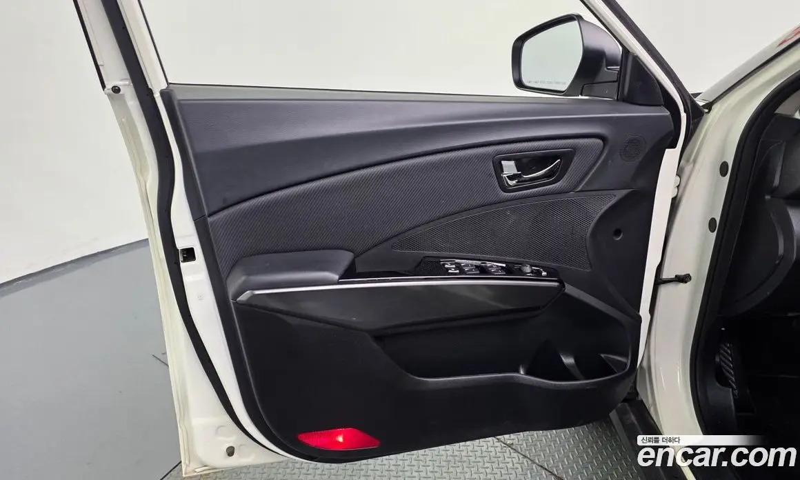 SsangYong TIBOLI 2019 1.5 автомат (гидро), фото 14