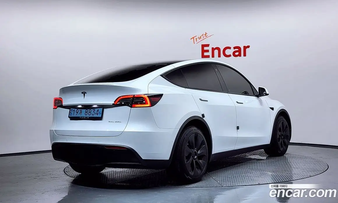 Tesla Model Y 2022 0.2 автомат (гидро), фото 2 Tesla Model Y 2022 0.2 автомат (гидро), фото 2