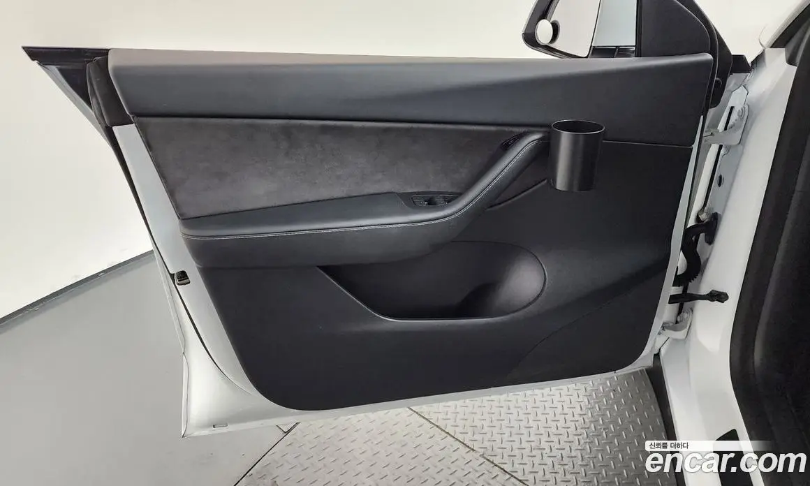 Tesla Model Y 2022 0.2 автомат (гидро), фото 14 Tesla Model Y 2022 0.2 автомат (гидро), фото 14