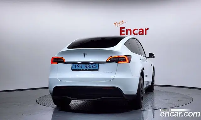 Tesla Model Y 2022 0.2 автомат (гидро), миниатюра 4 Tesla Model Y 2022 0.2 автомат (гидро), миниатюра 4