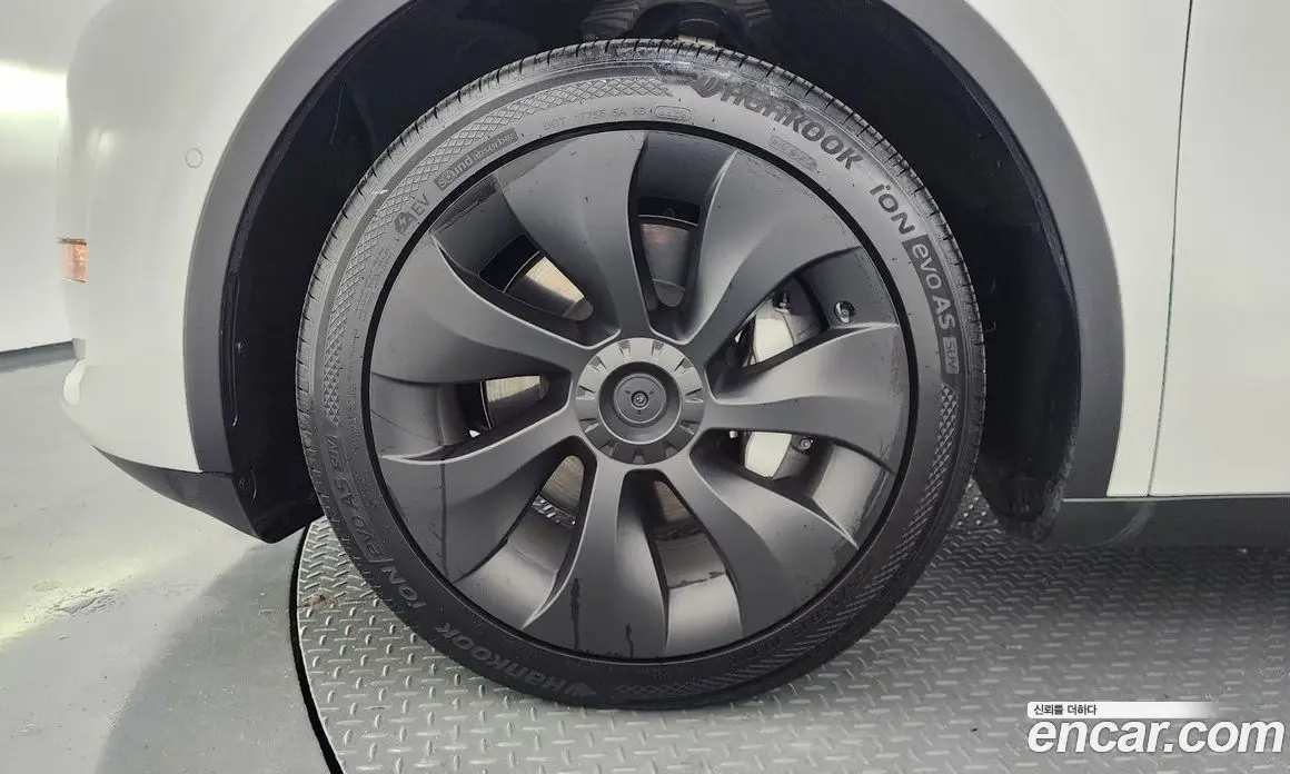 Tesla Model Y 2022 0.2 автомат (гидро), фото 5 Tesla Model Y 2022 0.2 автомат (гидро), фото 5