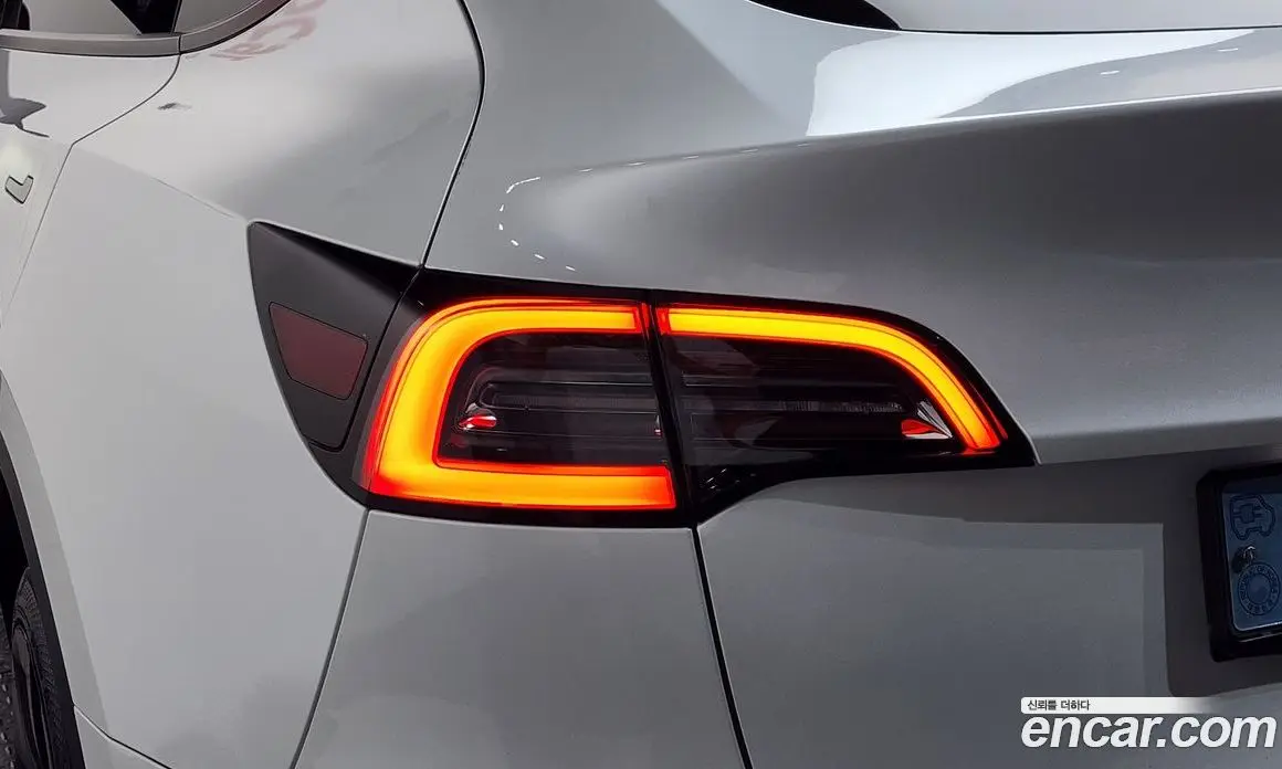 Tesla Model Y 2022 0.2 автомат (гидро), фото 9 Tesla Model Y 2022 0.2 автомат (гидро), фото 9