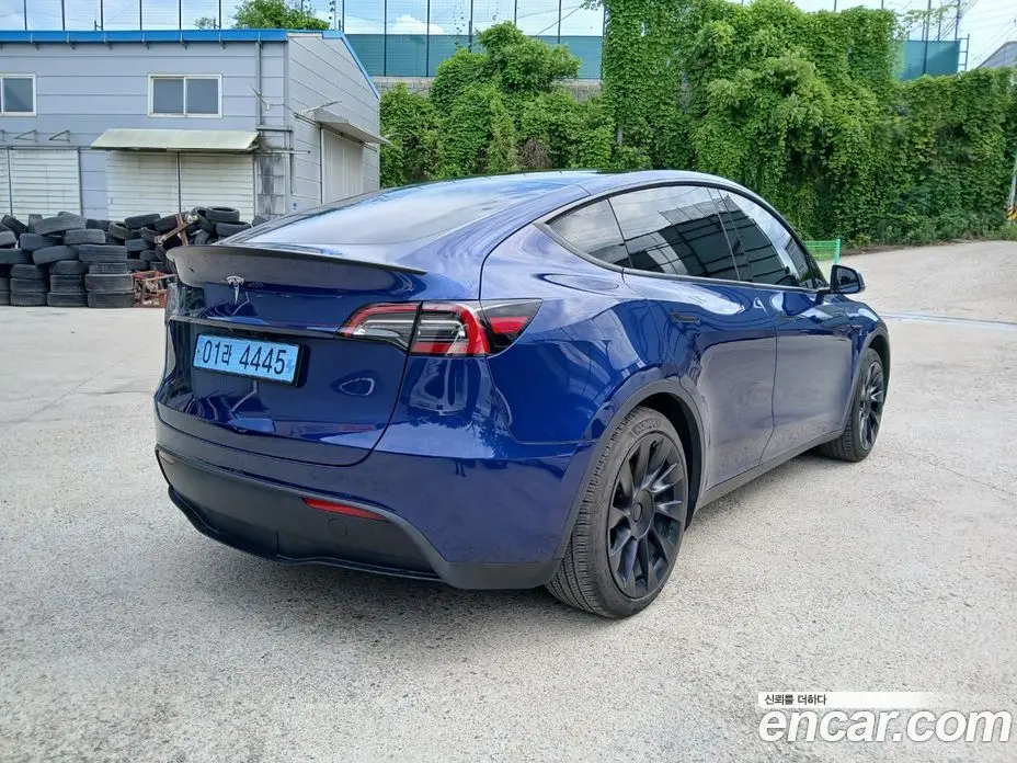 Tesla Model Y 2023 0.2 автомат (гидро), фото 3 Tesla Model Y 2023 0.2 автомат (гидро), фото 3